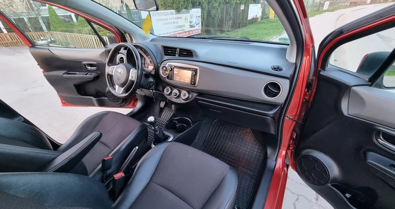 Toyota Yaris cena 30900 przebieg: 148000, rok produkcji 2011 z Sławno małe 466